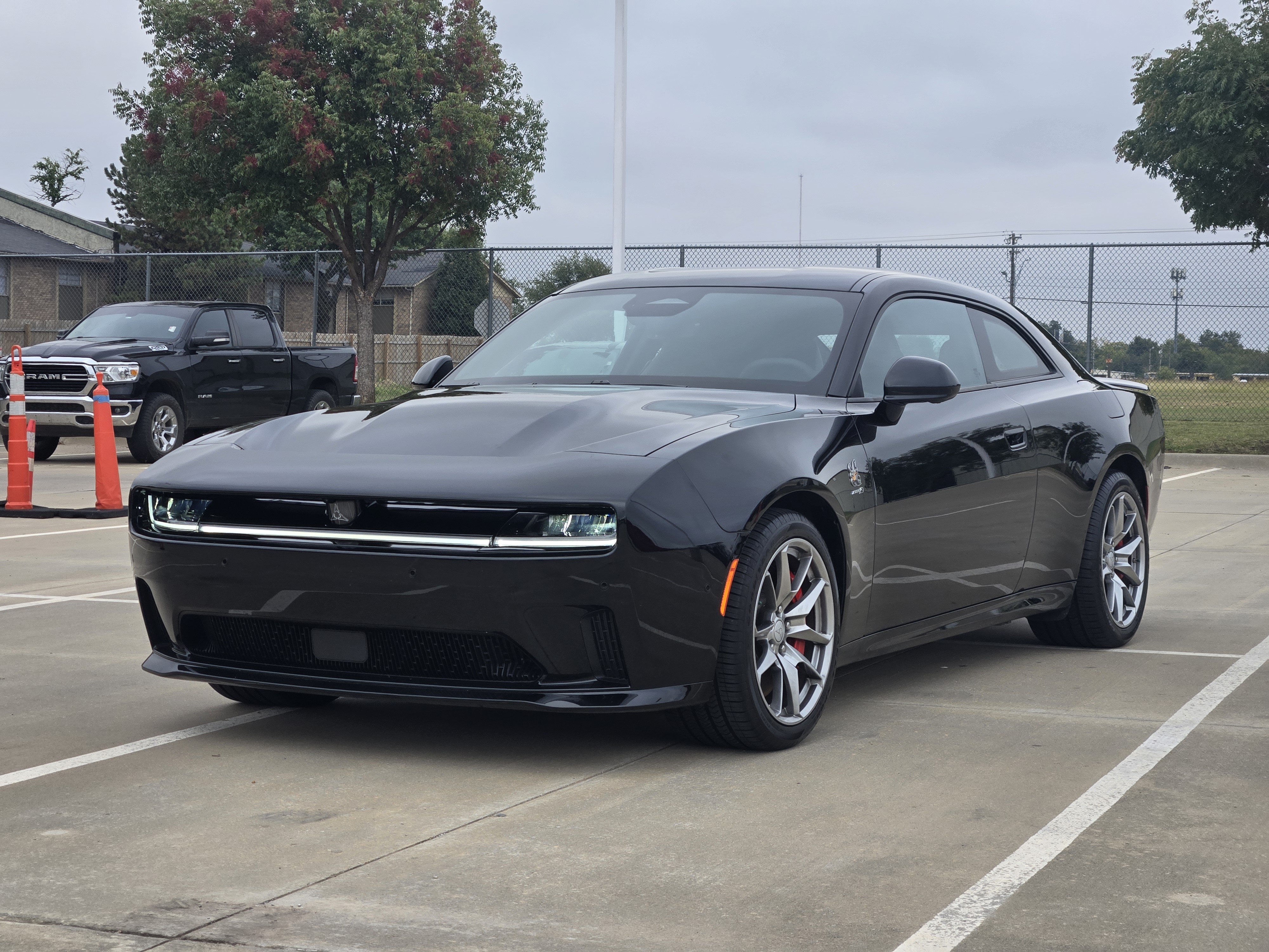 New 2025 Dodge Charger Daytona Scat Pack w/ Track Pack AWD/4WD image 2