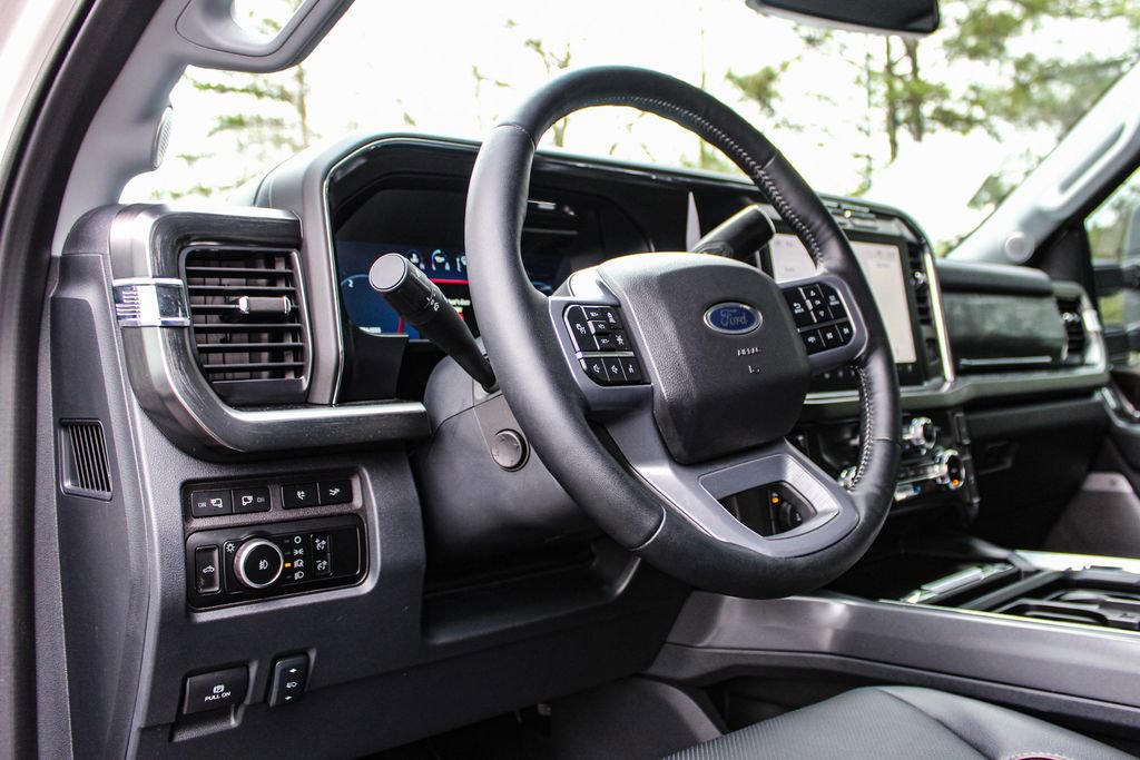 Used 2024 Ford F350 Lariat w/ Lariat Ultimate Package image 17