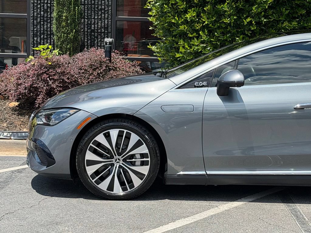 Used 2023 Mercedes-Benz EQE 500 4MATIC Sedan image 9