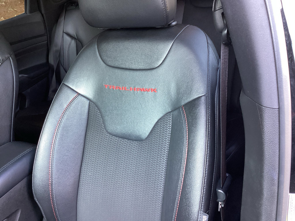 Used 2024 Jeep Compass Trailhawk AWD/4WD image 11