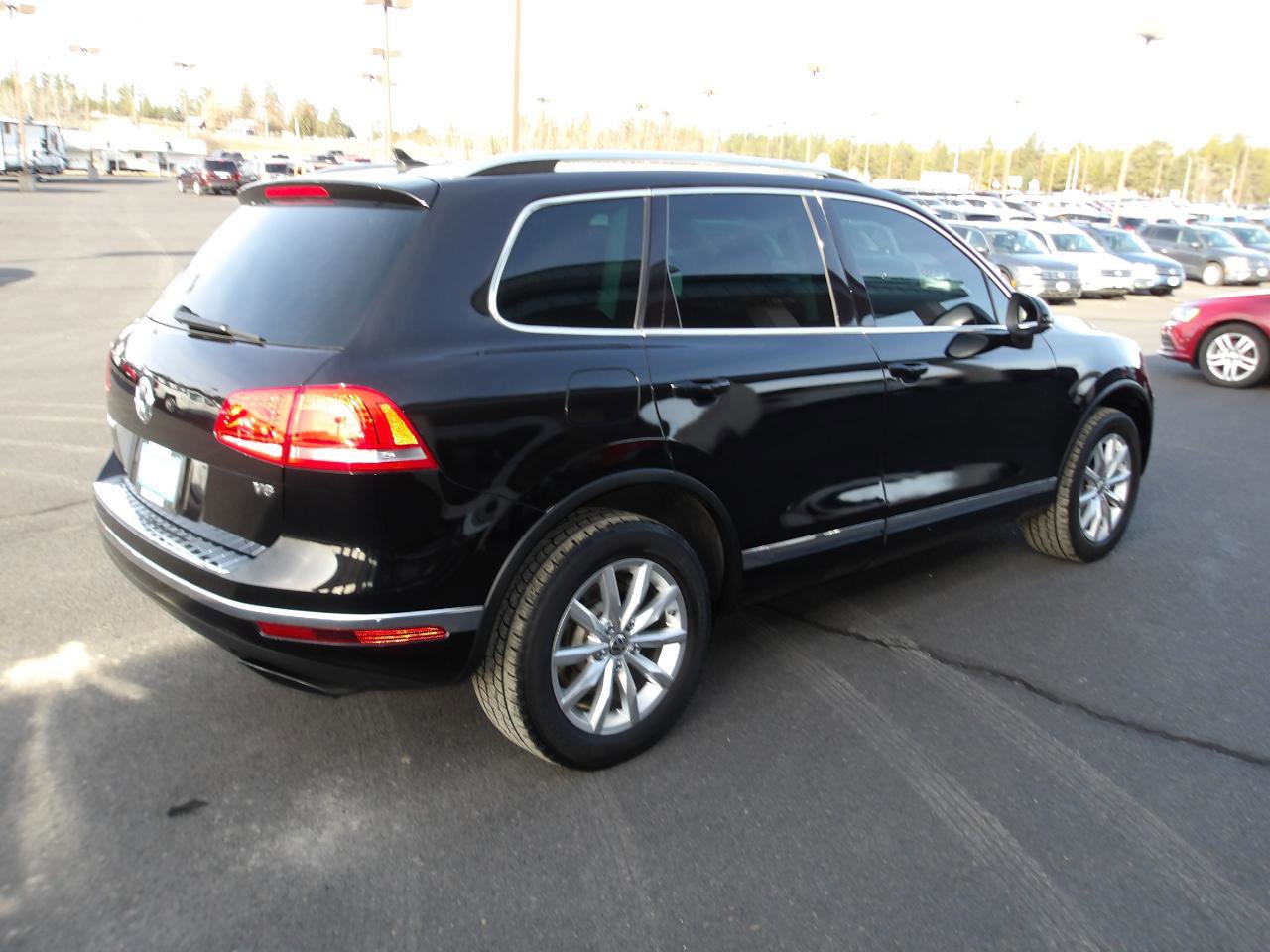 Used 2015 Volkswagen Touareg Sport AWD/4WD image 5