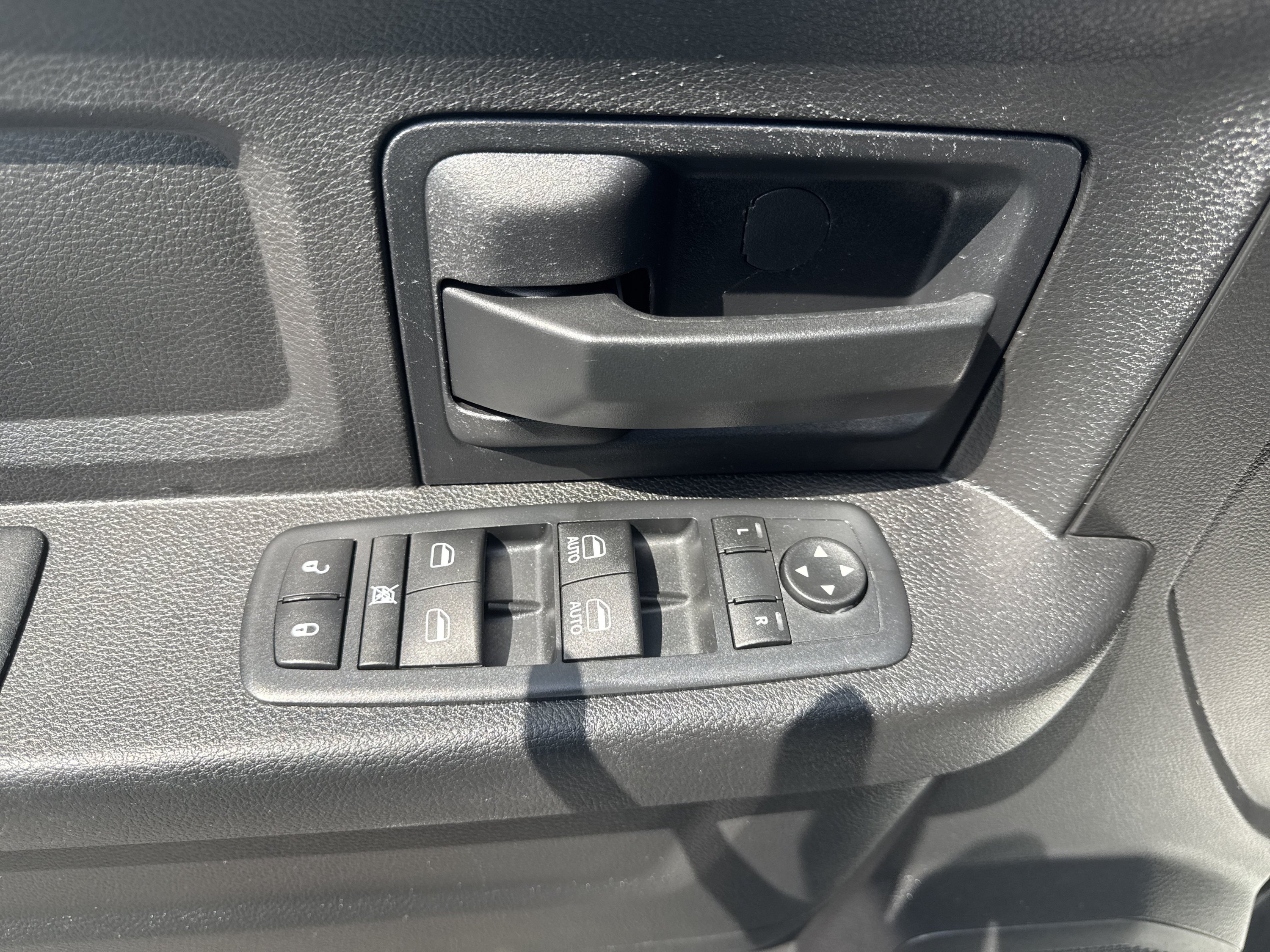 Used 2017 RAM 3500 Tradesman w/ Chrome Appearance Group AWD/4WD image 13