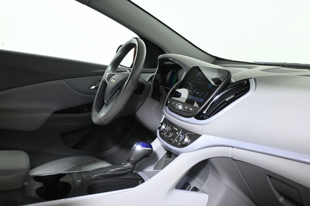 Used 2017 Chevrolet Volt LT w/ Comfort Package FWD image 8