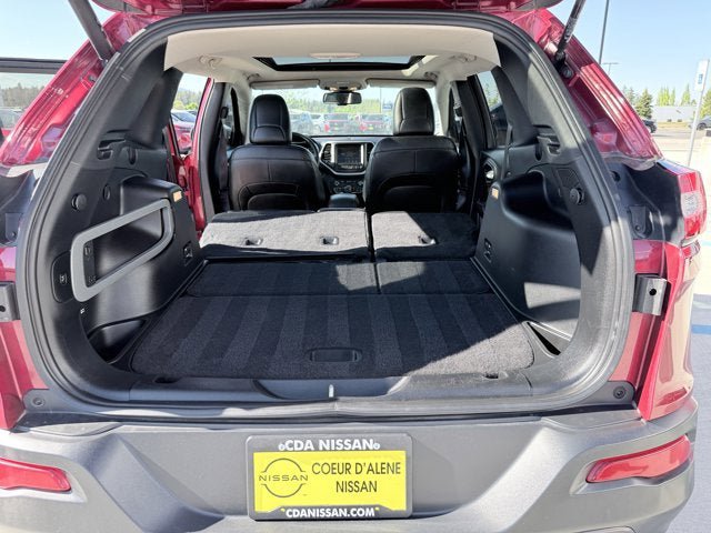 Used 2015 Jeep Cherokee Trailhawk w/ Comfort/Convenience Group AWD/4WD image 26