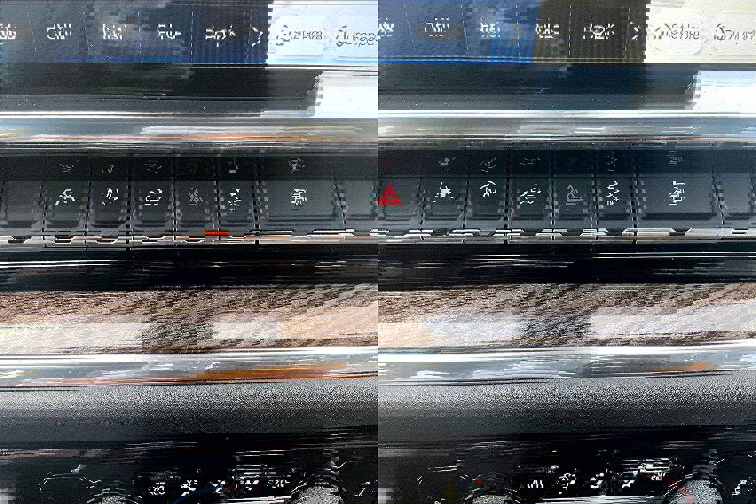 Used 2025 Chevrolet Silverado 1500 LT w/ Leather Package image 28