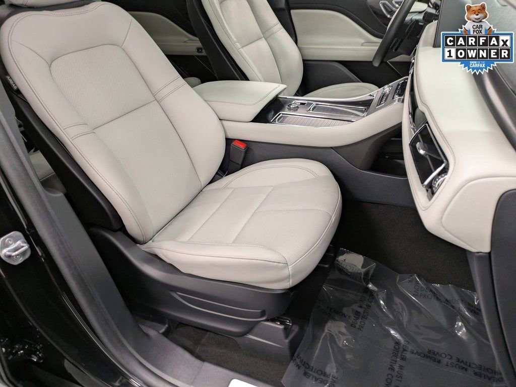 Certified 2025 Lincoln Aviator AWD image 29