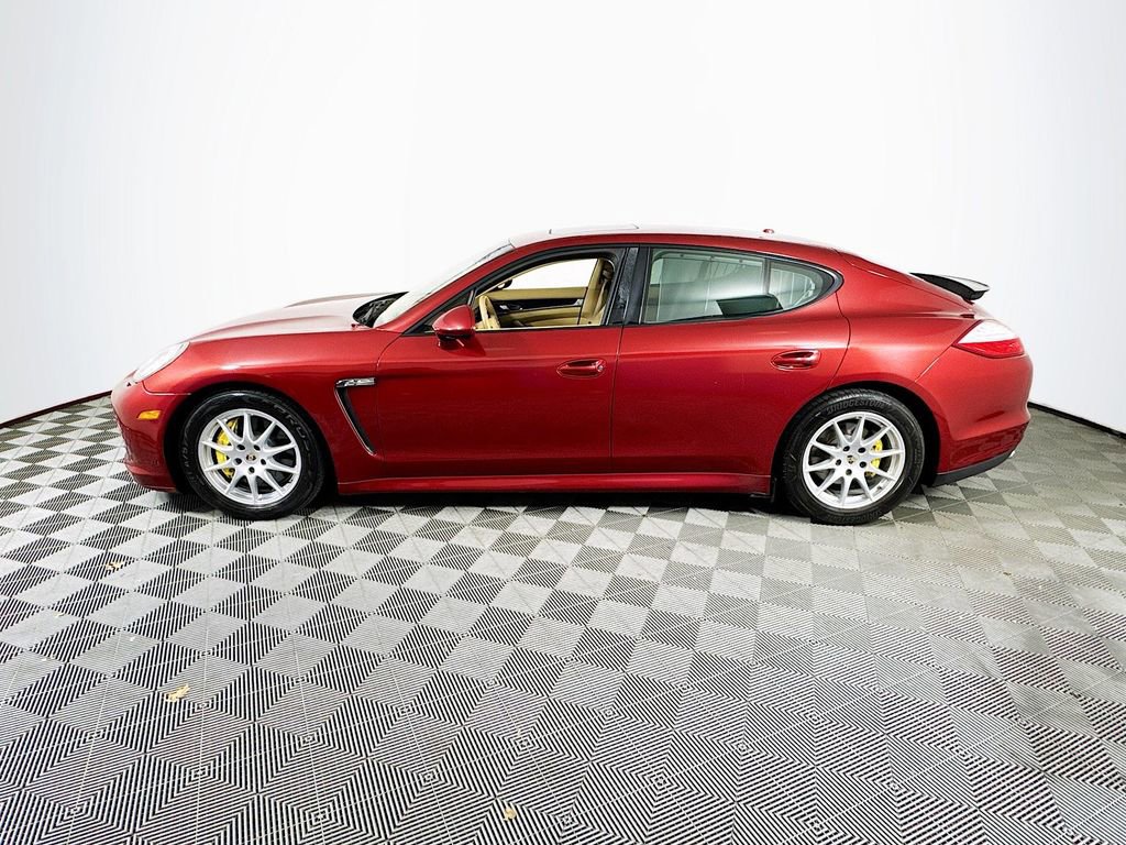 Used 2013 Porsche Panamera 4 image 4
