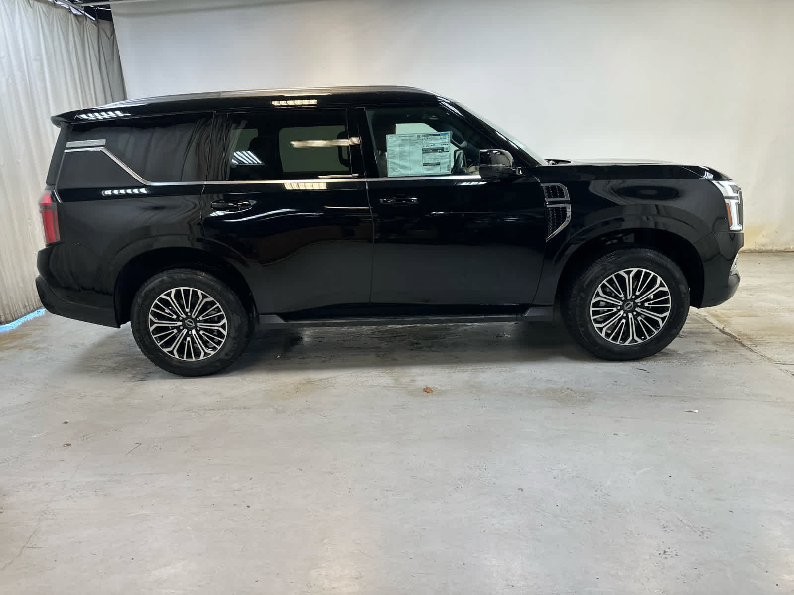 New 2026 Nissan Armada SL w/ Captain's Chari Seat Package AWD/4WD image 9