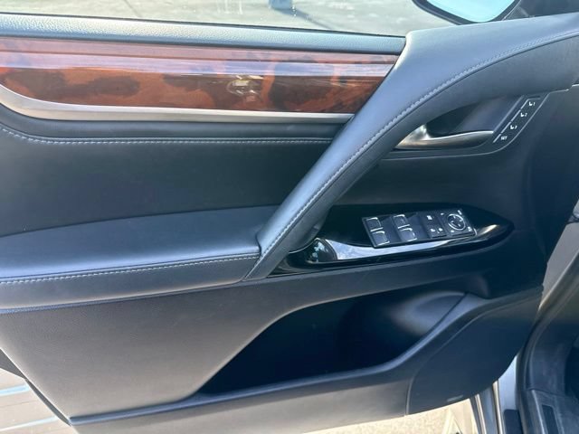 Used 2018 Lexus LX 570 4WD w/ Luxury Package image 25