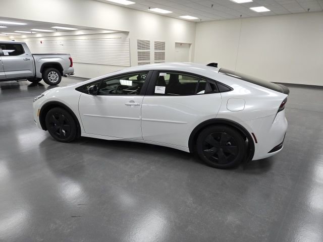 New 2026 Toyota Prius LE image 3