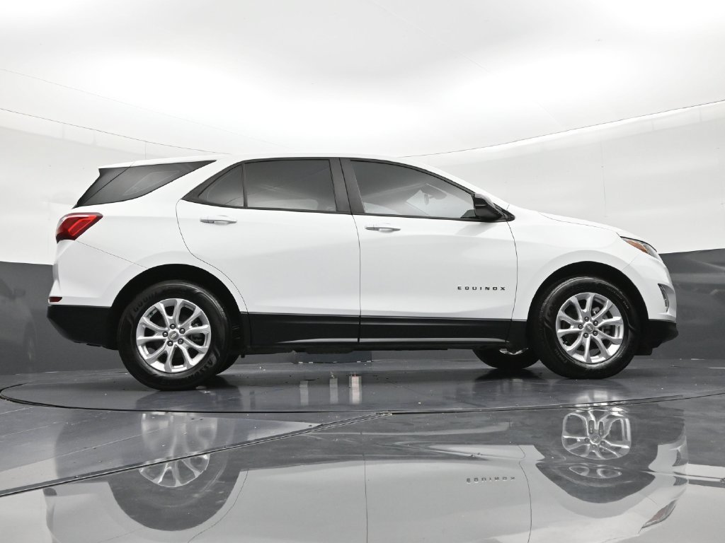 Used 2020 Chevrolet Equinox LS FWD image 28