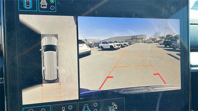 Used 2025 GMC Yukon XL Denali image 20