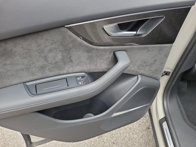 Used 2022 Audi SQ8 Prestige image 10