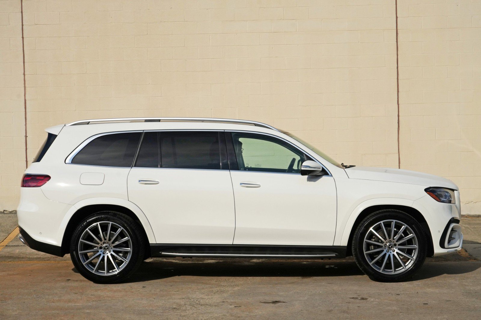 Used 2024 Mercedes-Benz GLS 450 4MATIC w/ AMG Line Exterior image 63