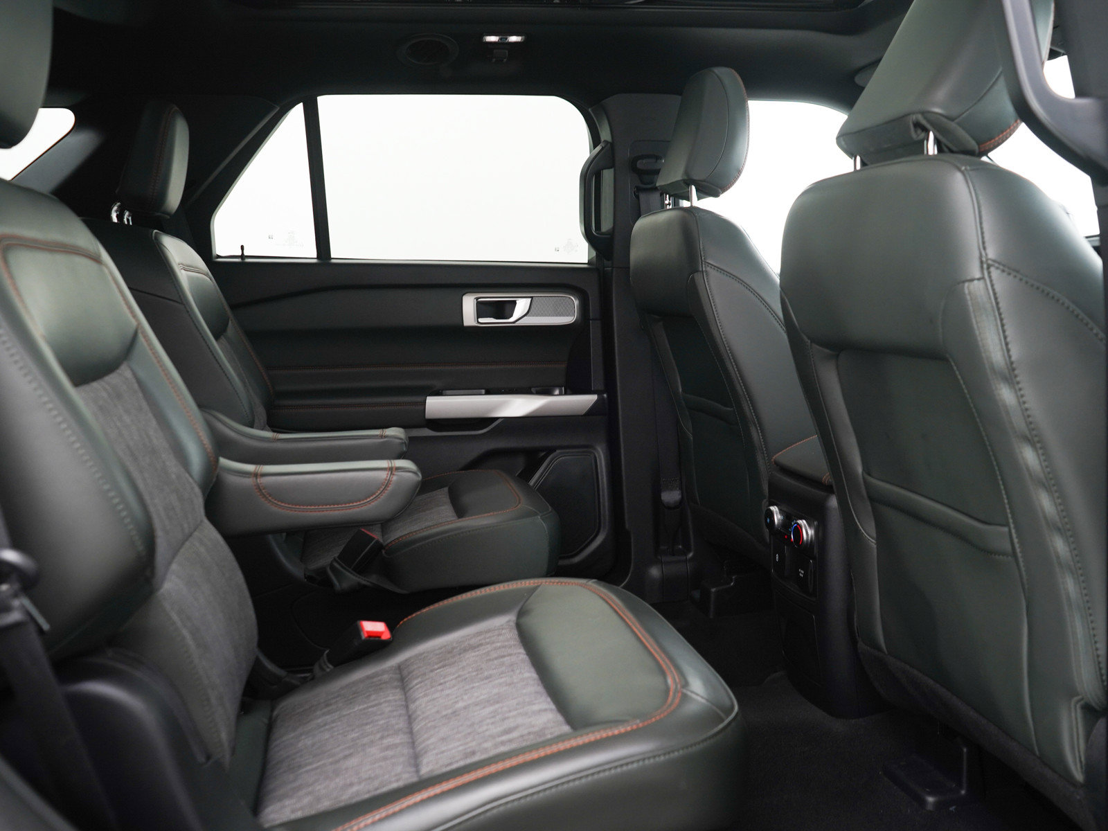Used 2024 Ford Explorer Timberline w/ Timberline Technology Package AWD/4WD image 12