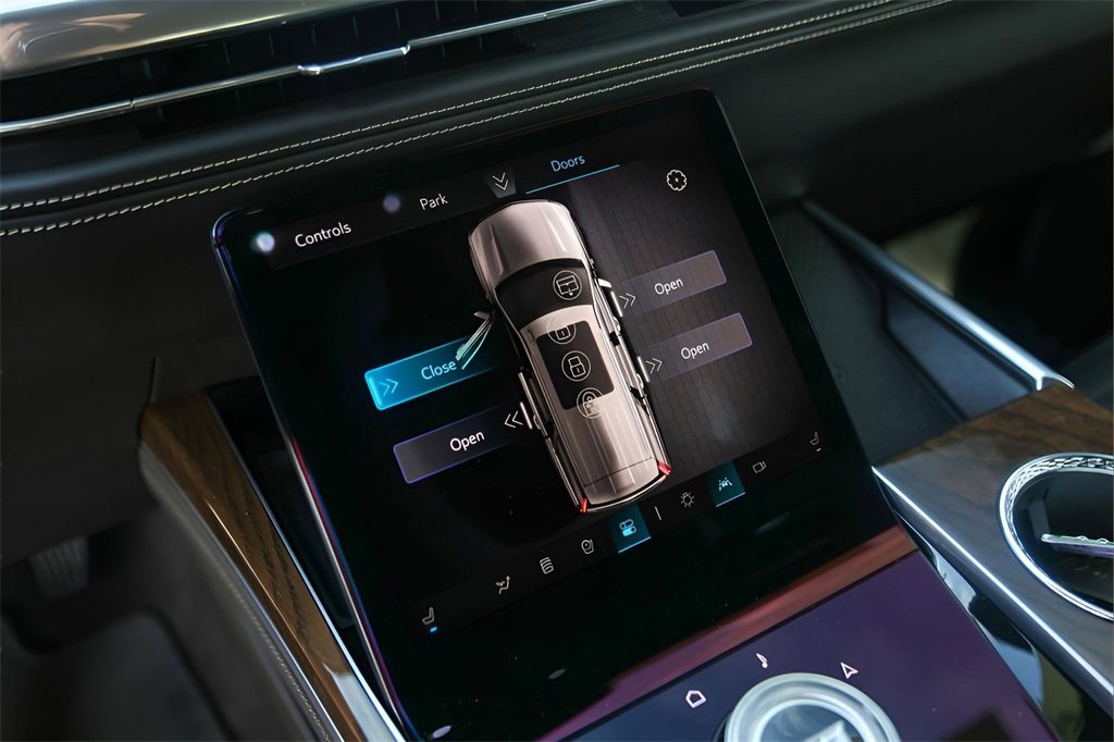 Certified 2025 Cadillac Escalade Sport Platinum image 18