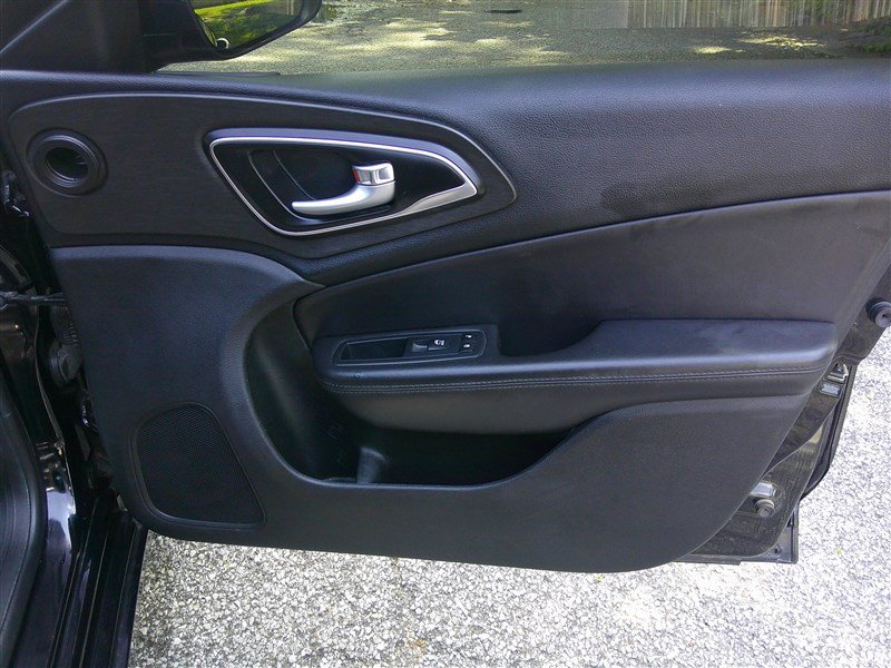 Used 2017 Chrysler 200 Limited Platinum FWD image 20