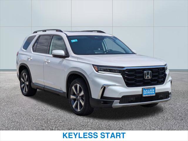 Certified 2025 Honda Pilot Touring image 4