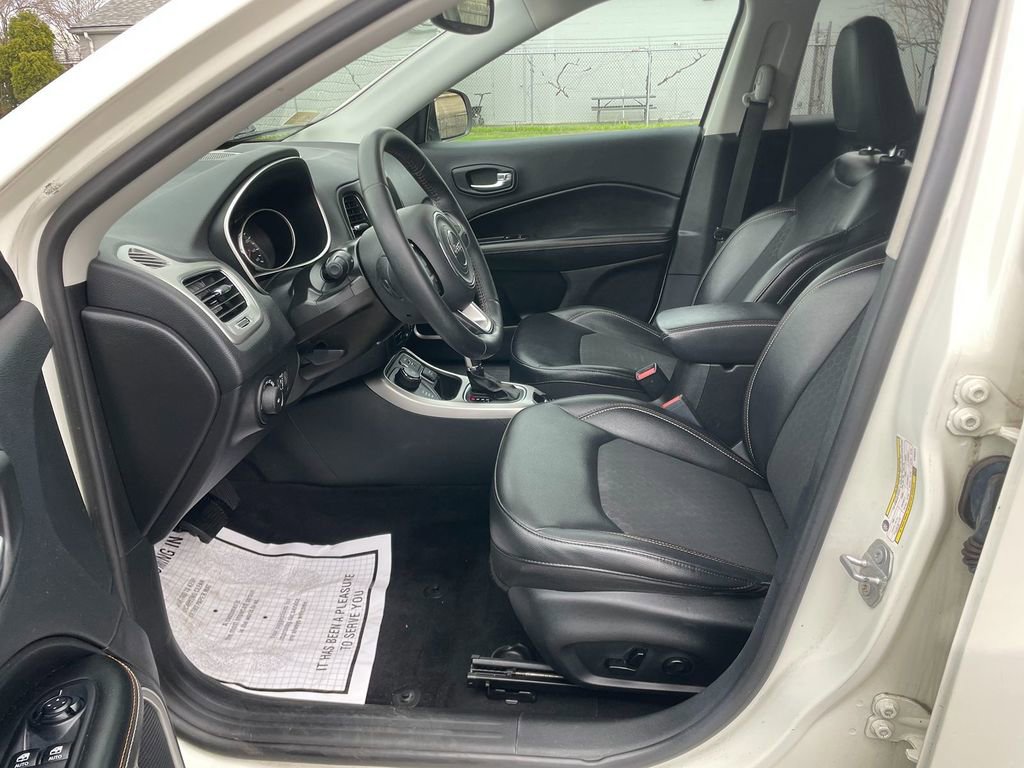 Used 2019 Jeep Compass Latitude w/ Popular Equipment Group AWD/4WD image 12
