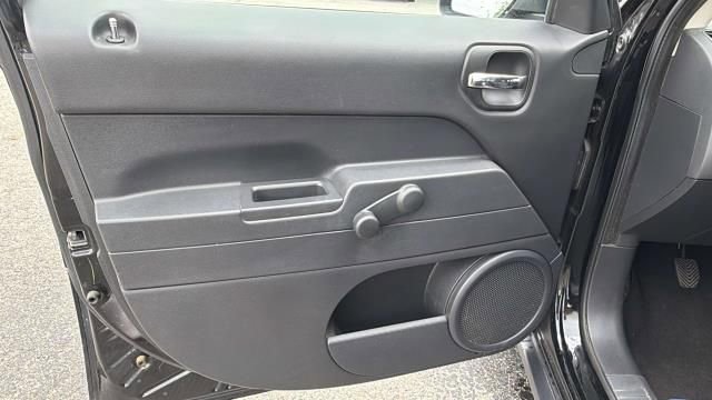 Used 2017 Jeep Patriot Sport AWD/4WD image 7
