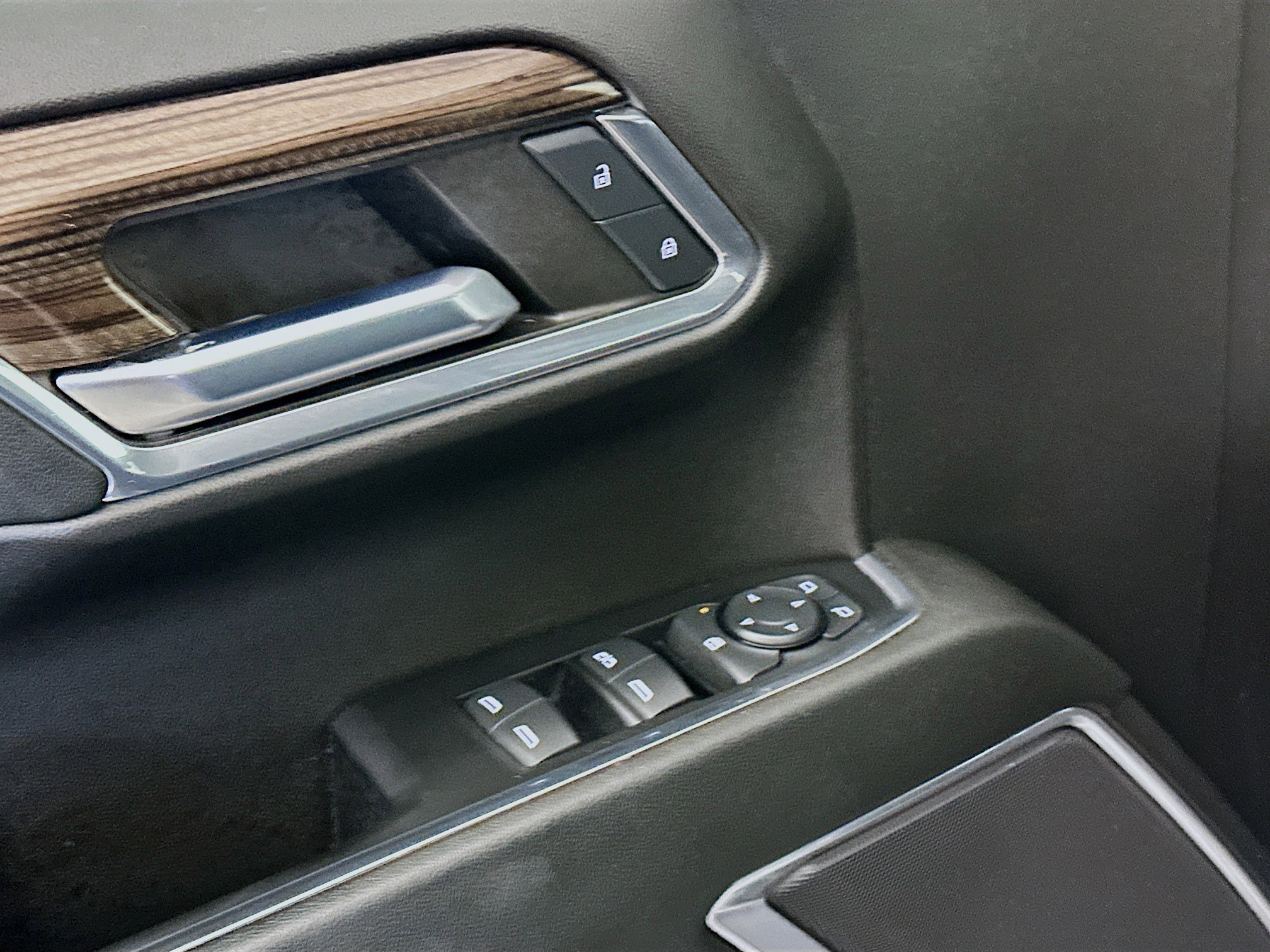 Used 2024 Chevrolet Silverado 1500 LT image 15