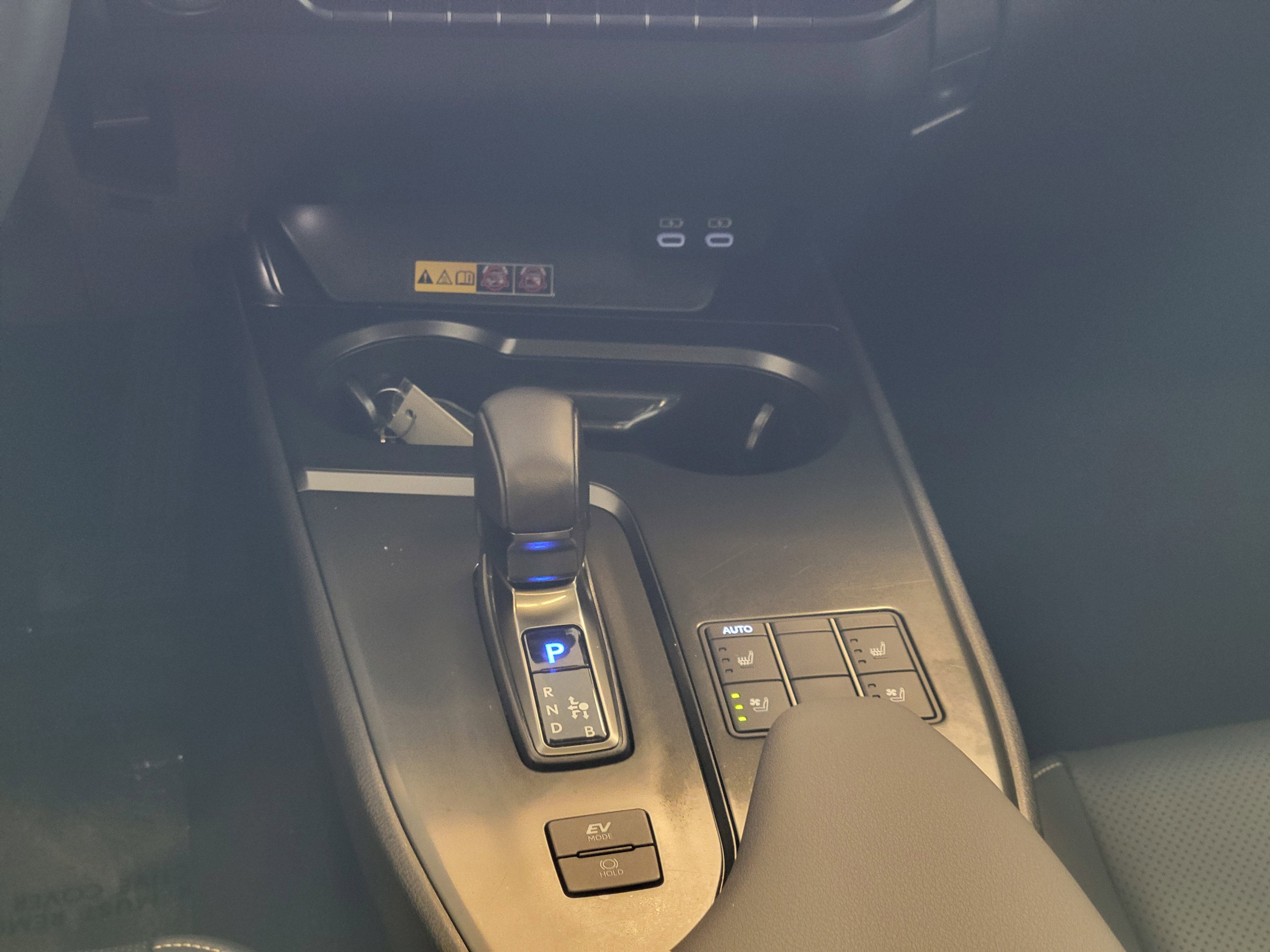 Used 2025 Lexus UX 300h FWD image 22