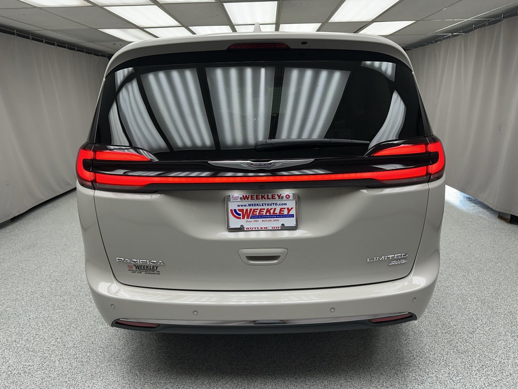Used 2021 Chrysler Pacifica Limited w/ Premium & Safety Sphere Group AWD/4WD image 11