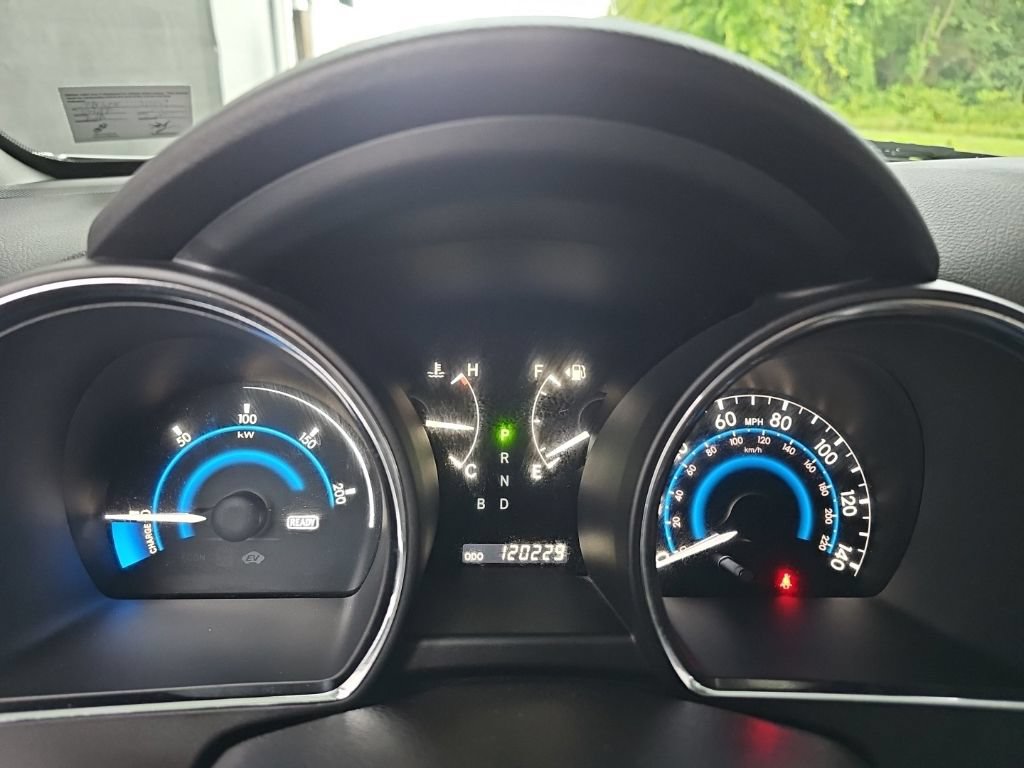 Used 2013 Toyota Highlander 4WD Hybrid image 23