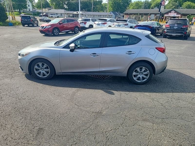 Used 2016 MAZDA MAZDA3 i Sport FWD image 3