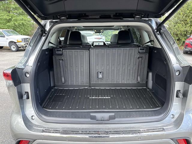 Used 2026 Toyota Highlander Platinum AWD/4WD image 12