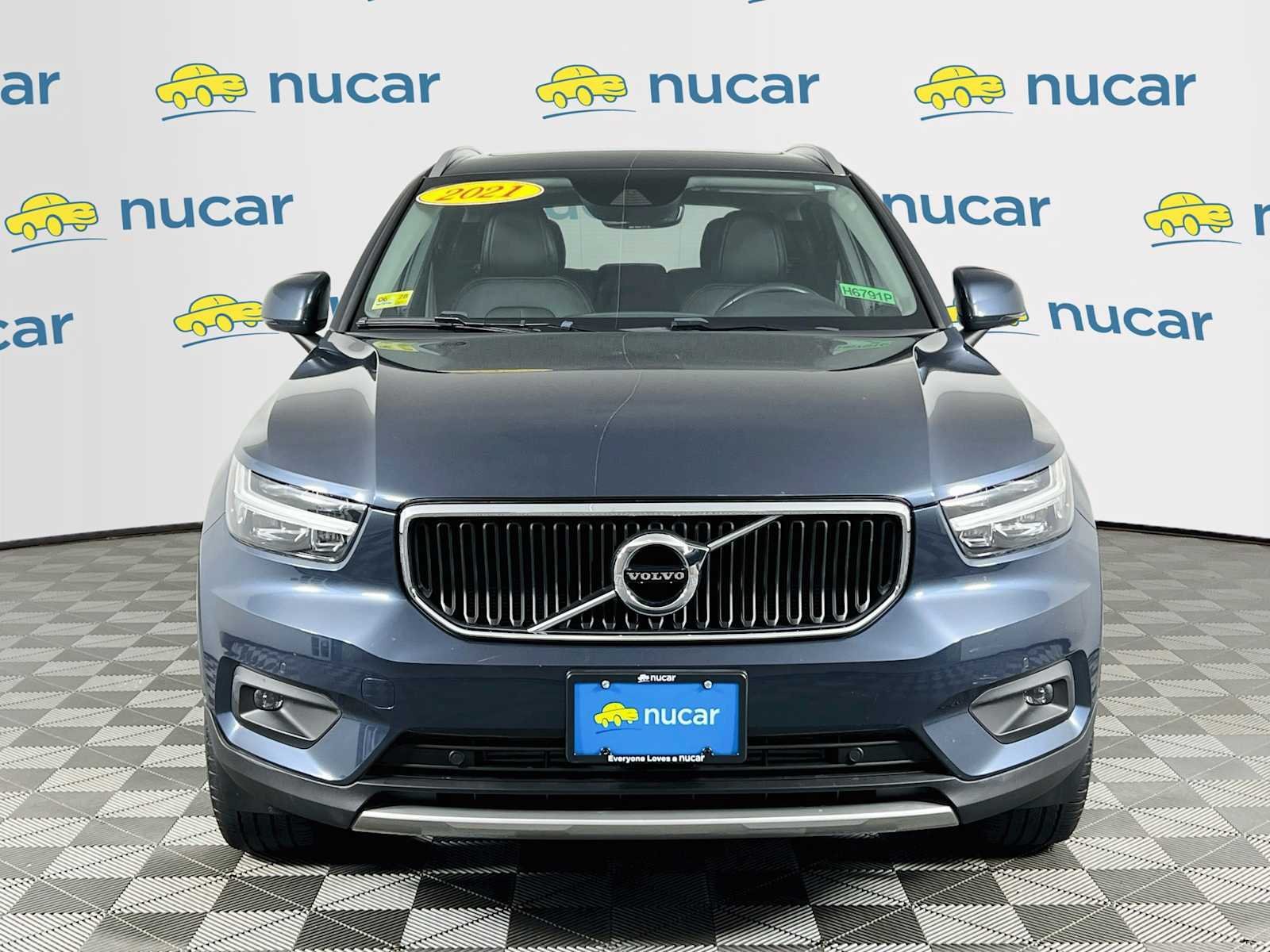 Used 2021 Volvo XC40 T5 Momentum w/ Protection Package Premier AWD/4WD image 2