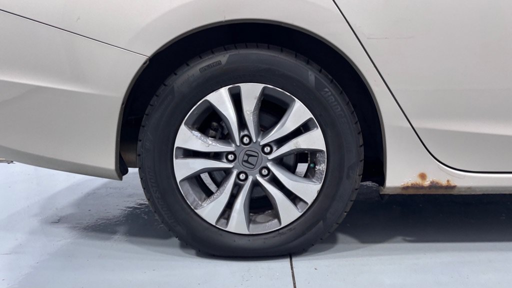 Used 2015 Honda Accord LX image 39