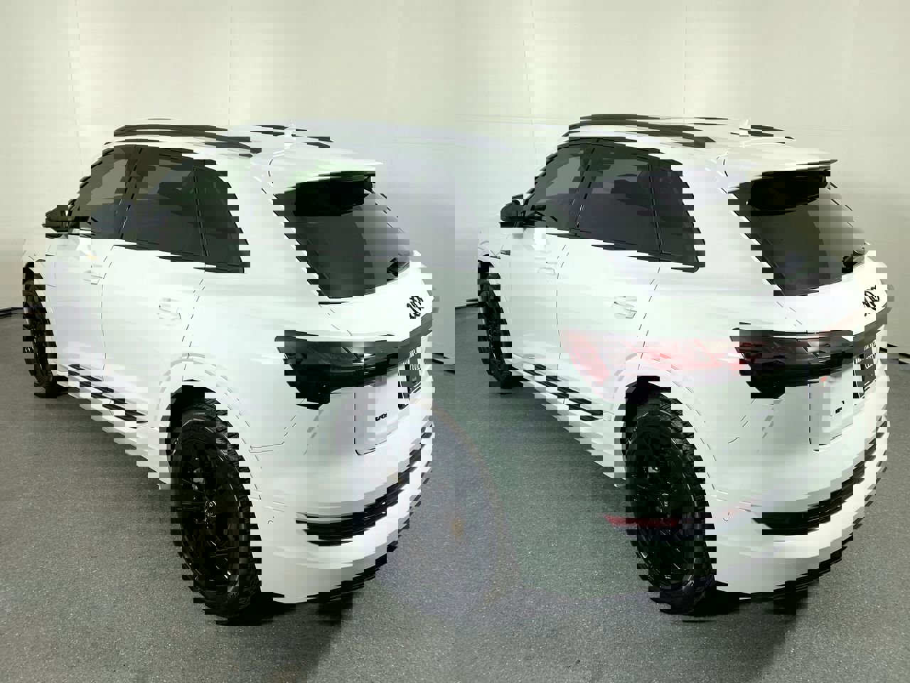 Certified 2022 Audi e-tron Premium w/ Convenience Plus Package image 32