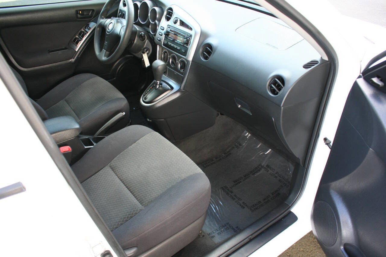Used 2005 Toyota Matrix image 15