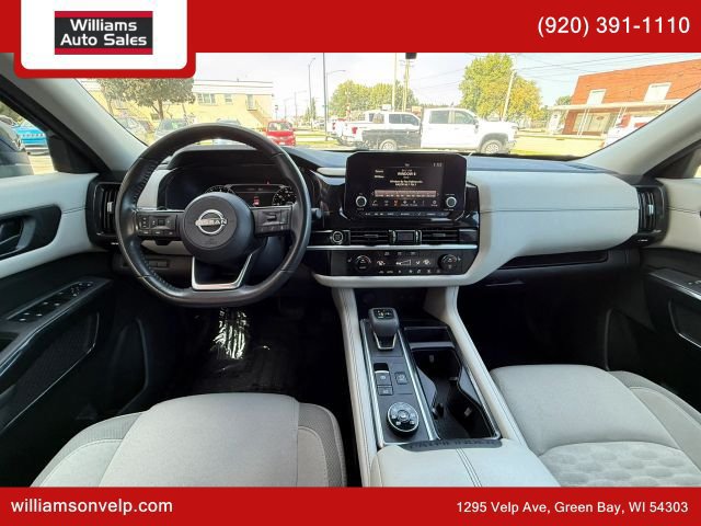 Used 2023 Nissan Pathfinder SV AWD/4WD image 18