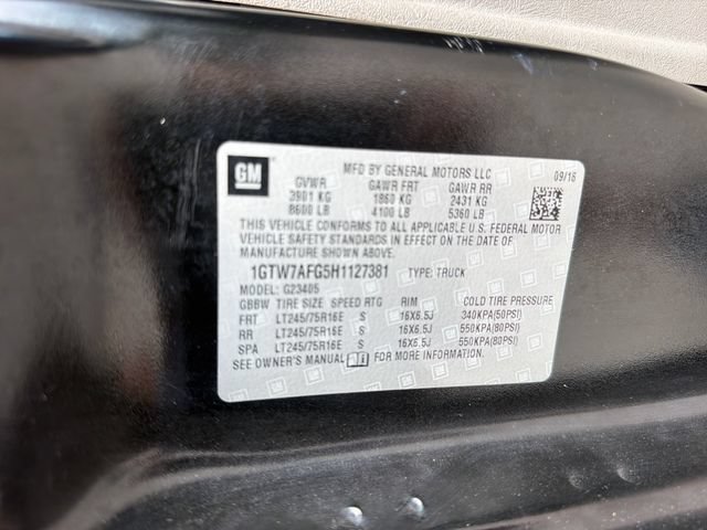Used 2017 GMC Savana 2500 RWD image 28