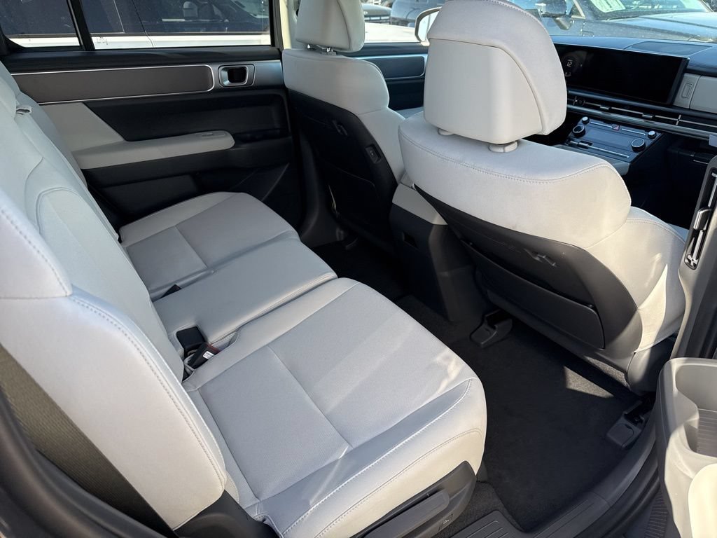 New 2026 Hyundai Santa Fe SE FWD image 13
