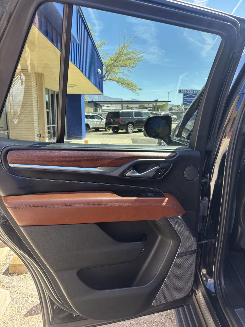 Used 2023 GMC Yukon Denali Ultimate image 19