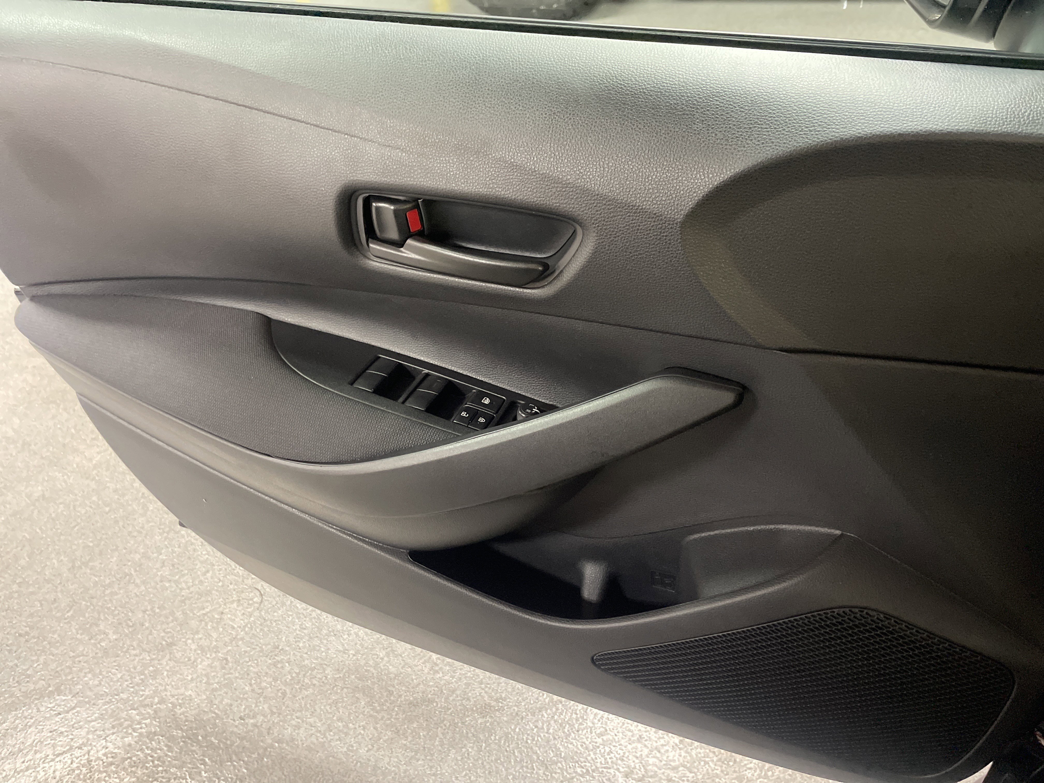 Used 2025 Toyota Corolla LE image 14