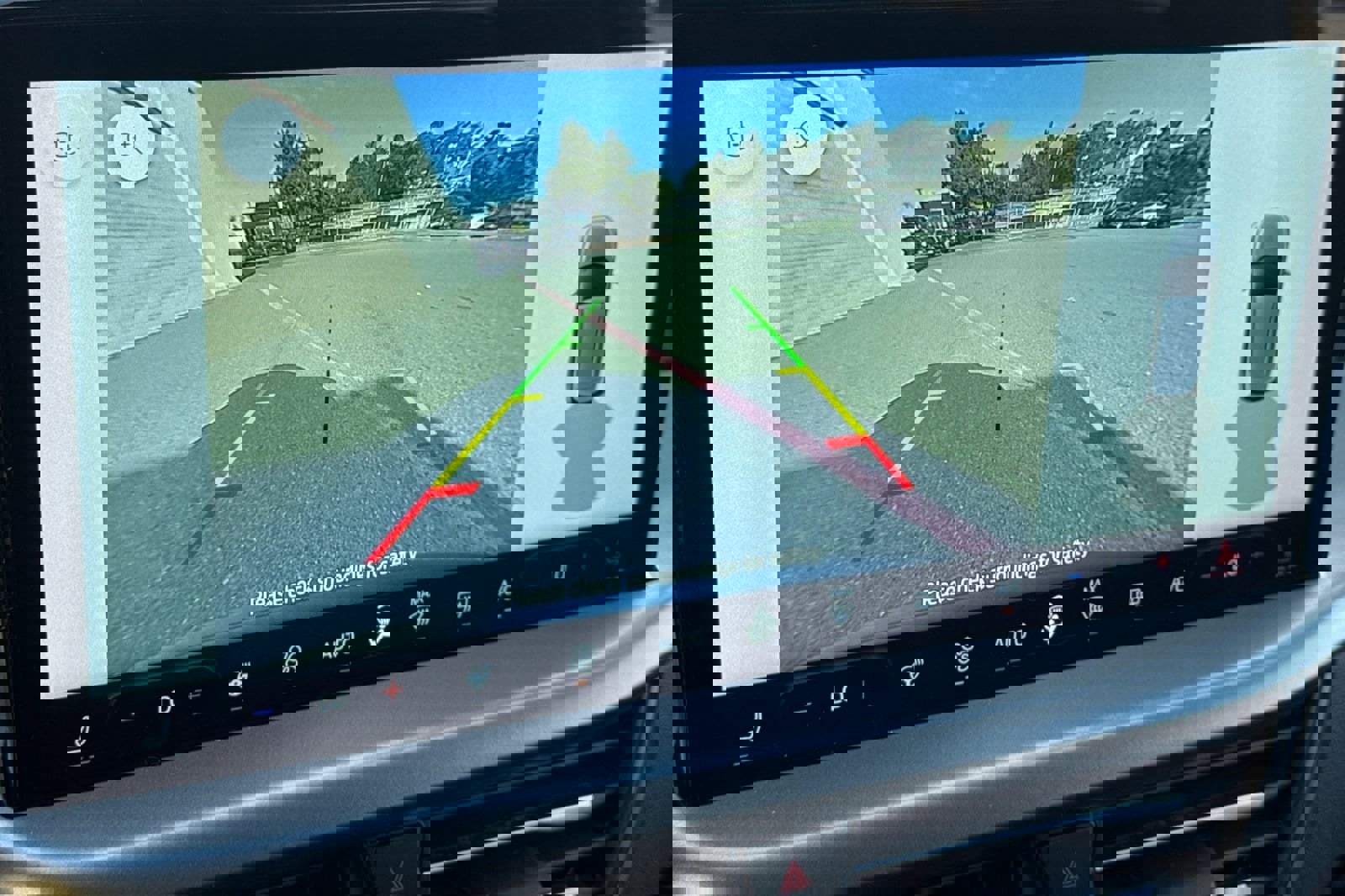 Certified 2025 Ford Escape SE image 21