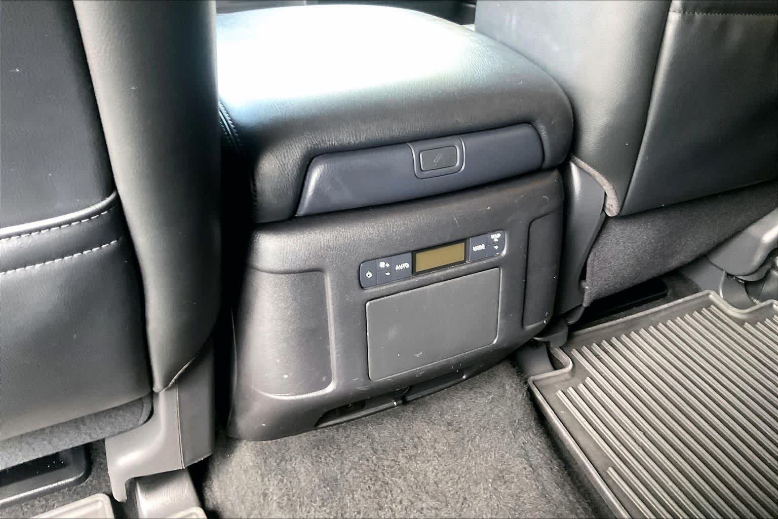 Used 2022 Nissan Armada SL RWD image 36