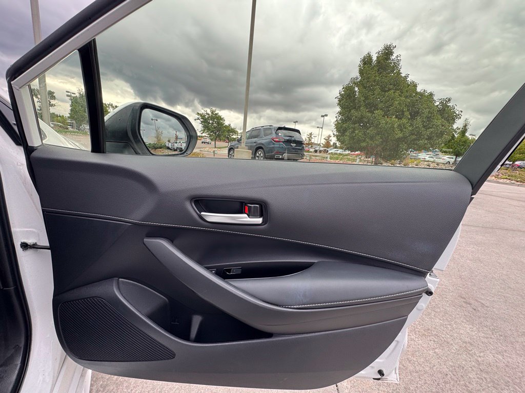 Used 2025 Toyota Corolla SE FWD image 30