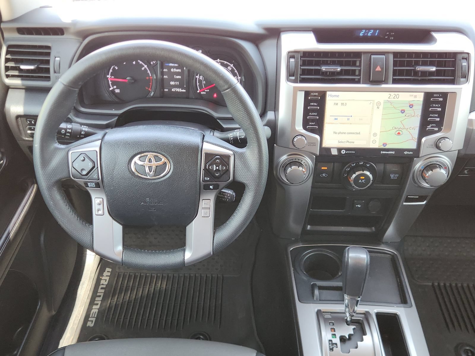 Used 2022 Toyota 4Runner SR5 Premium w/ Moonroof Package RWD image 32