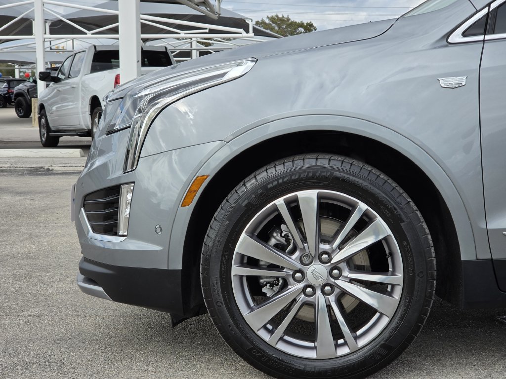 Used 2024 Cadillac XT5 Premium Luxury w/ Technology Package FWD image 9