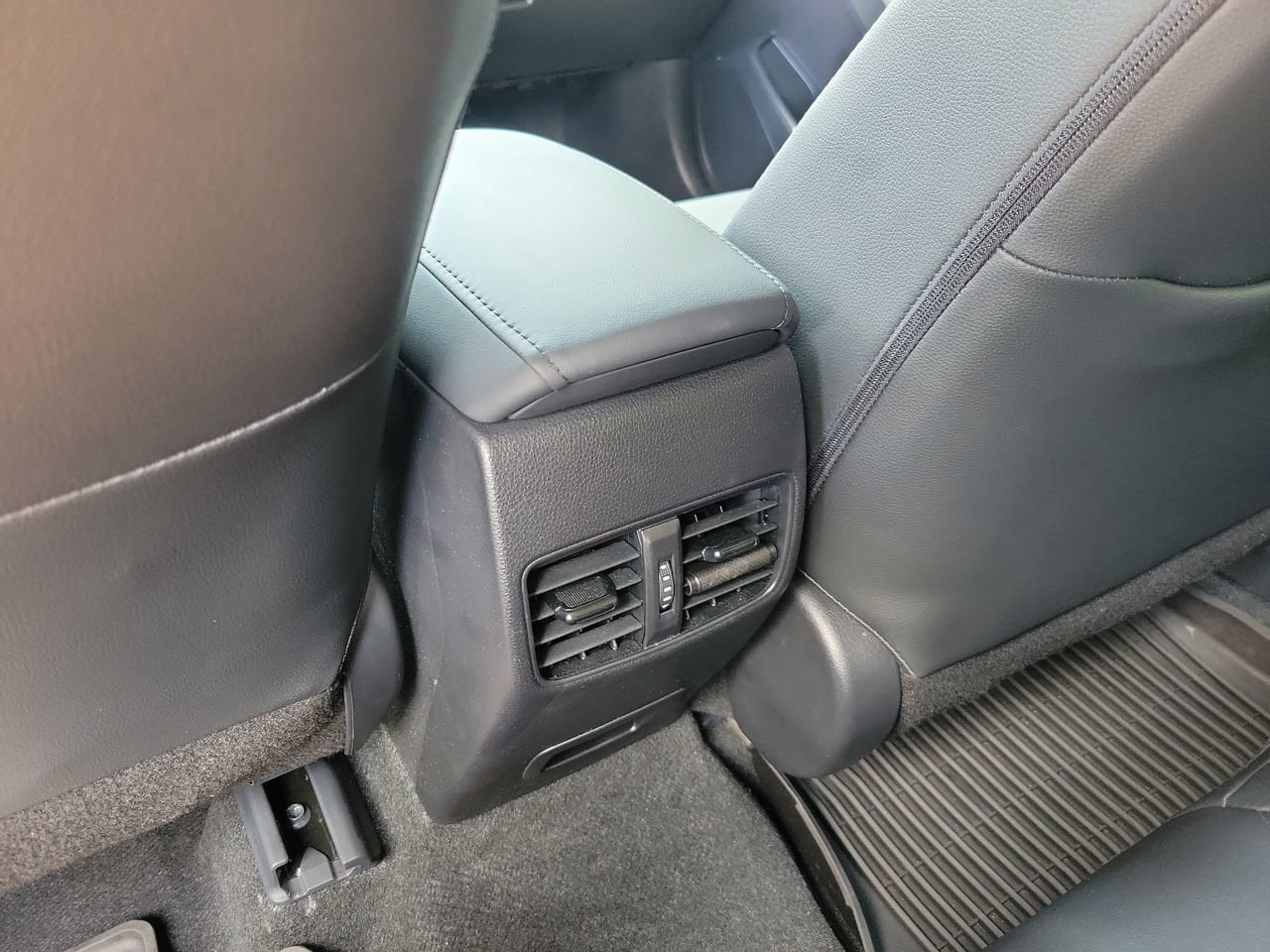 Used 2025 Toyota Corolla Cross AWD Hybrid w/ Convenience Package image 12
