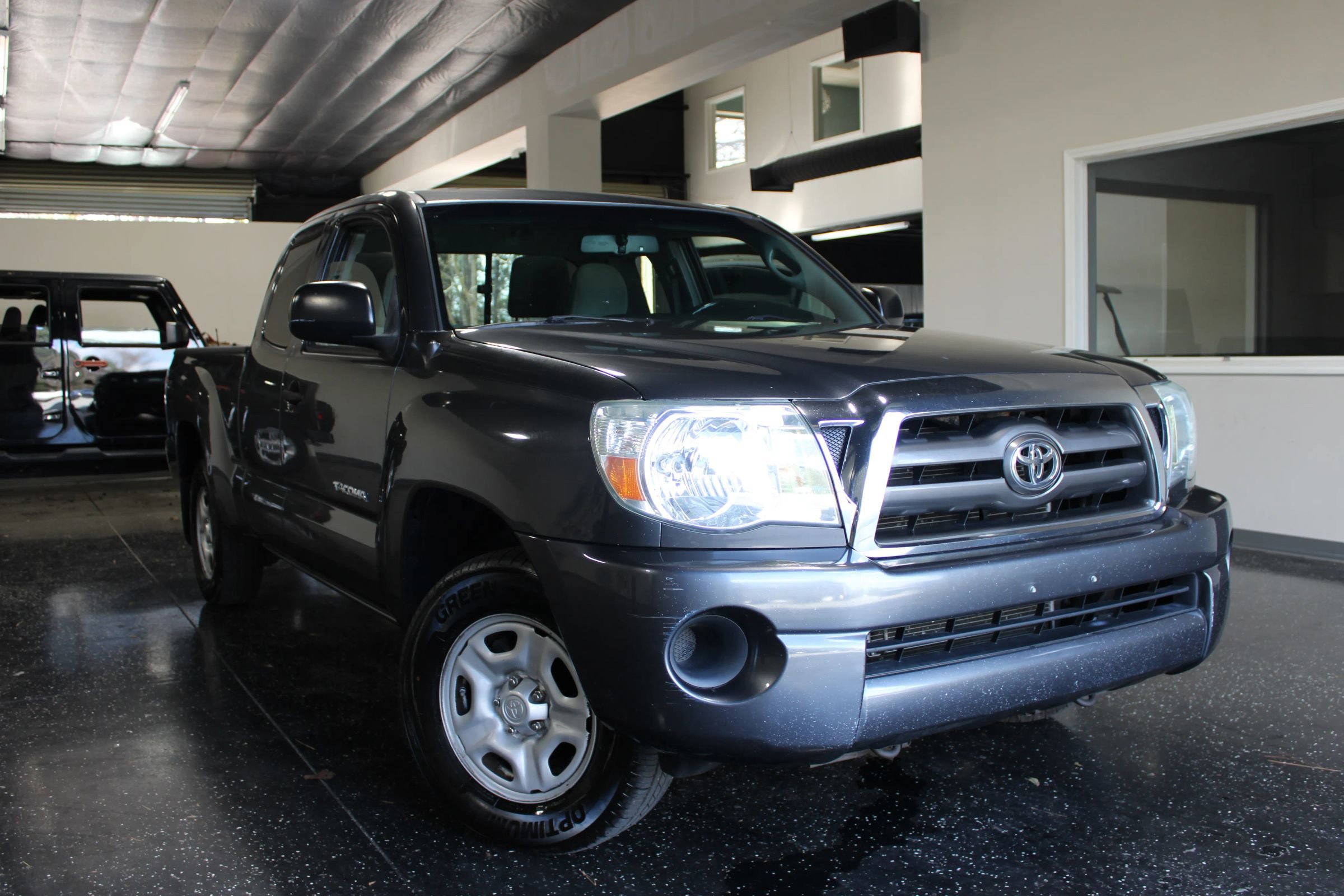 Used 2010 Toyota Tacoma 2WD Access Cab image 2