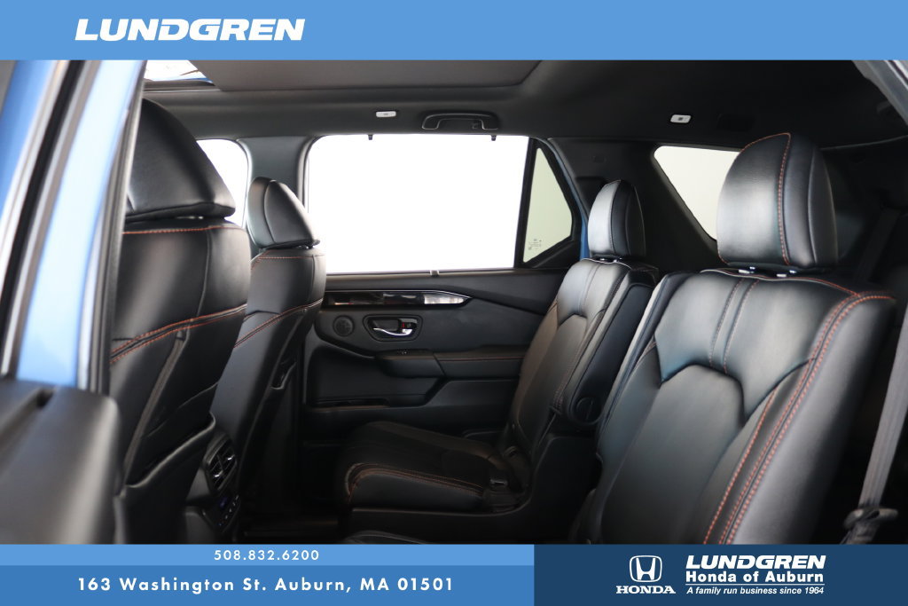 Used 2025 Honda Pilot TrailSport image 15