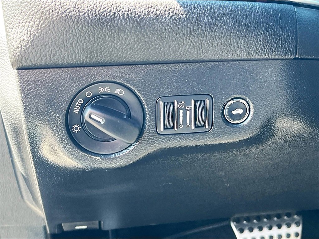 Used 2022 Dodge Challenger SRT Hellcat Redeye image 10