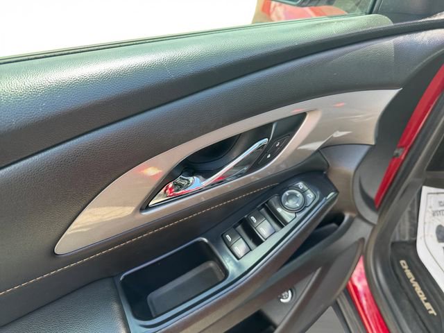 Used 2020 Chevrolet Traverse LT w/ Driver Confidence II Package AWD/4WD image 11