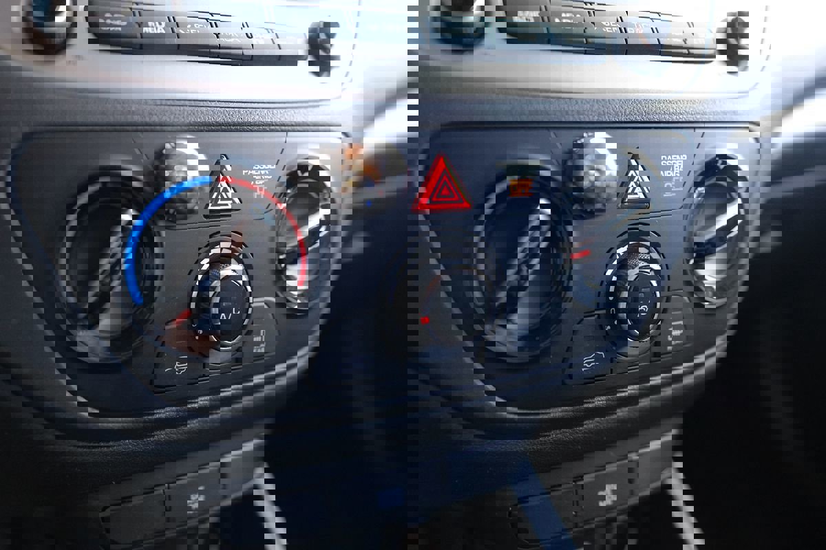 Used 2020 Hyundai Accent SE image 24